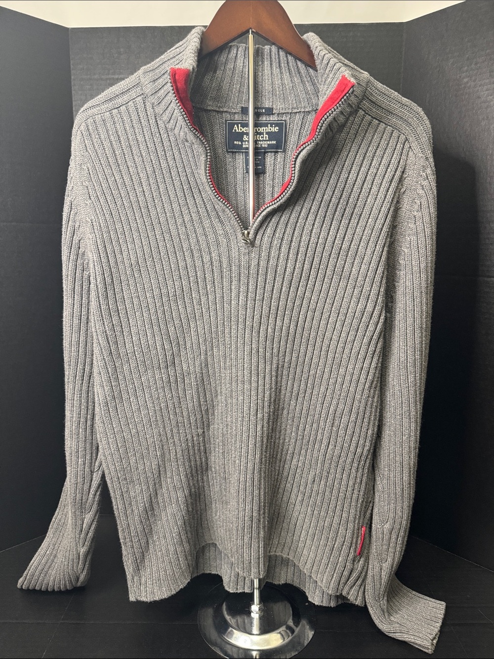 Abercrombie & Fitch Gray Ribbed Half-Zip Sweater with Red Trim XL MUSCLE